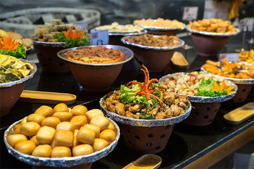 Món buffet trong nồi đất Sự Kiện Lâm Bon