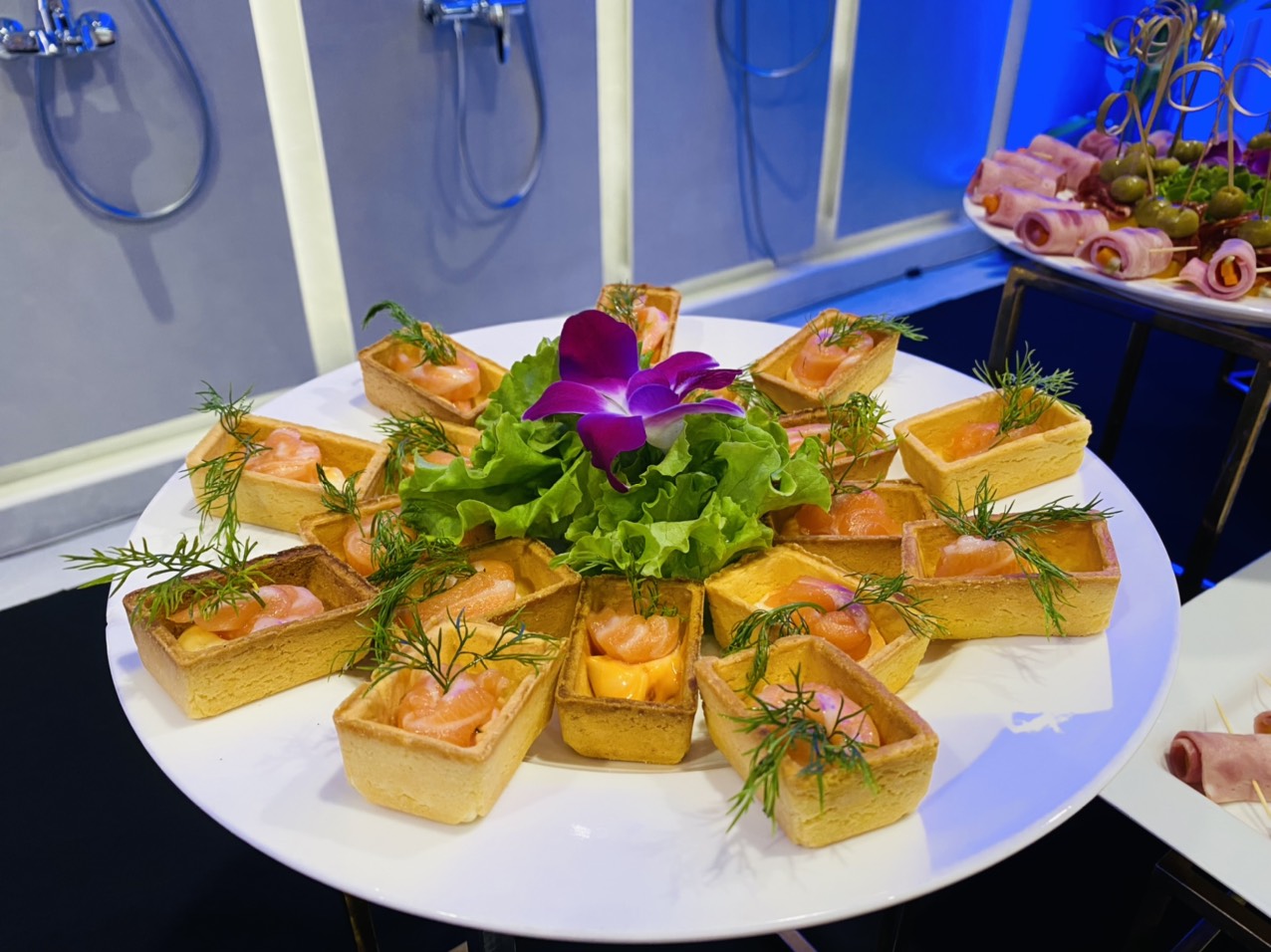Trang trí bàn tiệc Finger Food Lâm Bon 1